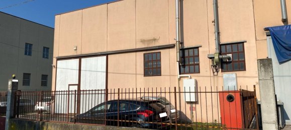 Entrepôt à Brescia, Italy 380m² No. 47059 9