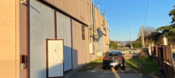 Entrepôt à Brescia, Italy 380m² No. 47059 7