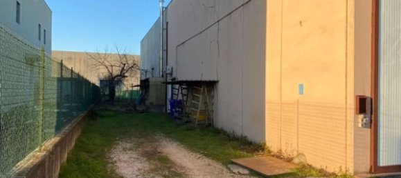 Entrepôt à Brescia, Italy 380m² No. 47059 4