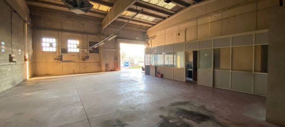 Entrepôt à Brescia, Italy 380m² No. 47059 11