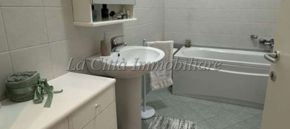 2غرفة شقة في Novara, Italy رقم 12257 21