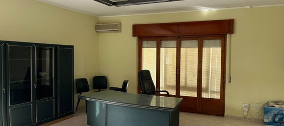 92m² Commercial property in Pachino, Italy No. 328864 6