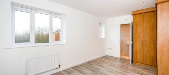 3 bedrooms House in Eccleston, United Kingdom No. 2254 10