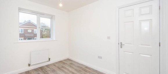 3 bedrooms House in Eccleston, United Kingdom No. 2254 14