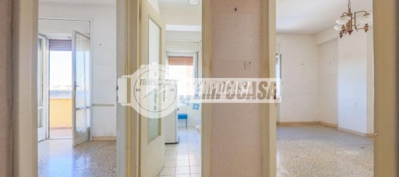 3 rooms Apartment in Rome, Italy No. 37490 31