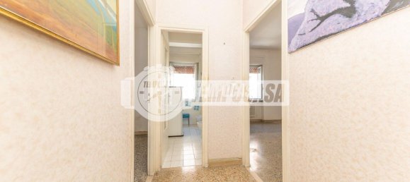 3 rooms Apartment in Rome, Italy No. 37490 5