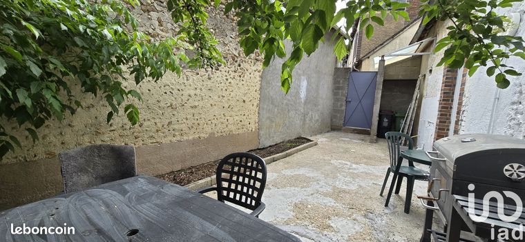 3 bedrooms House in Champignelles, France No. 353315