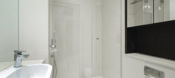  Apartment in London, United Kingdom No. 11163 16