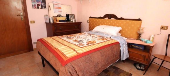 Villa de 4 dormitorios en L'Aquila, Italy No. 278930 17