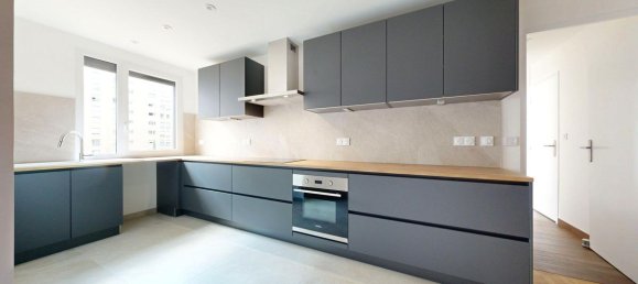 3 bedrooms Apartment in Lyon, France No. 343503 4