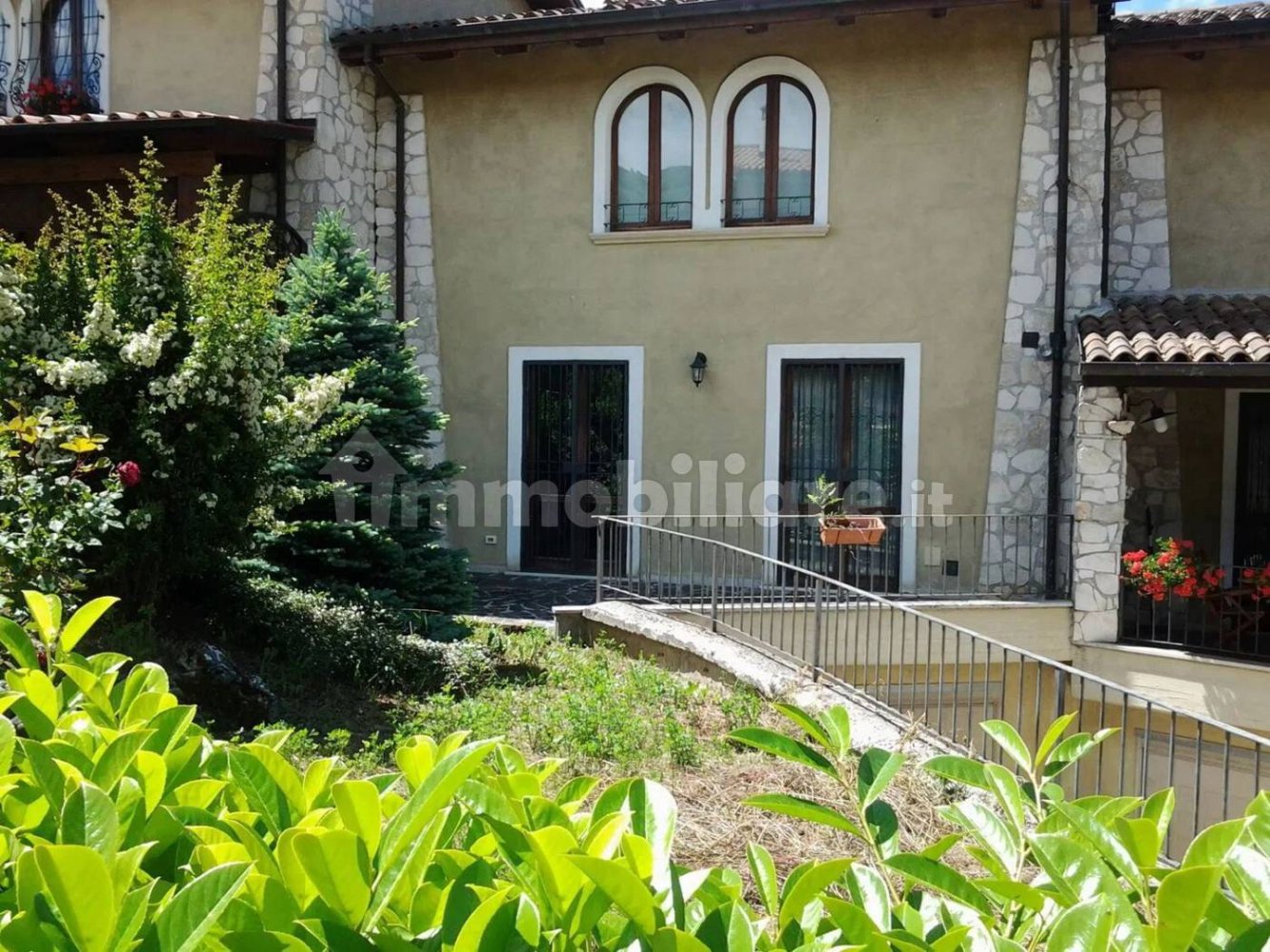 6 Schlafzimmer Villa in Avezzano, Italy, Nr. 137520