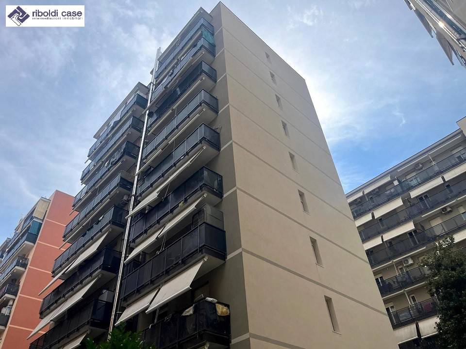 Apartamento de 2 dormitorios en Pioltello, Italy No. 327565