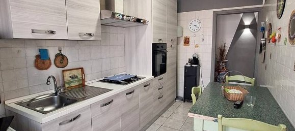 Apartamento de 2 dormitorios en Pioltello, Italy No. 327565 4