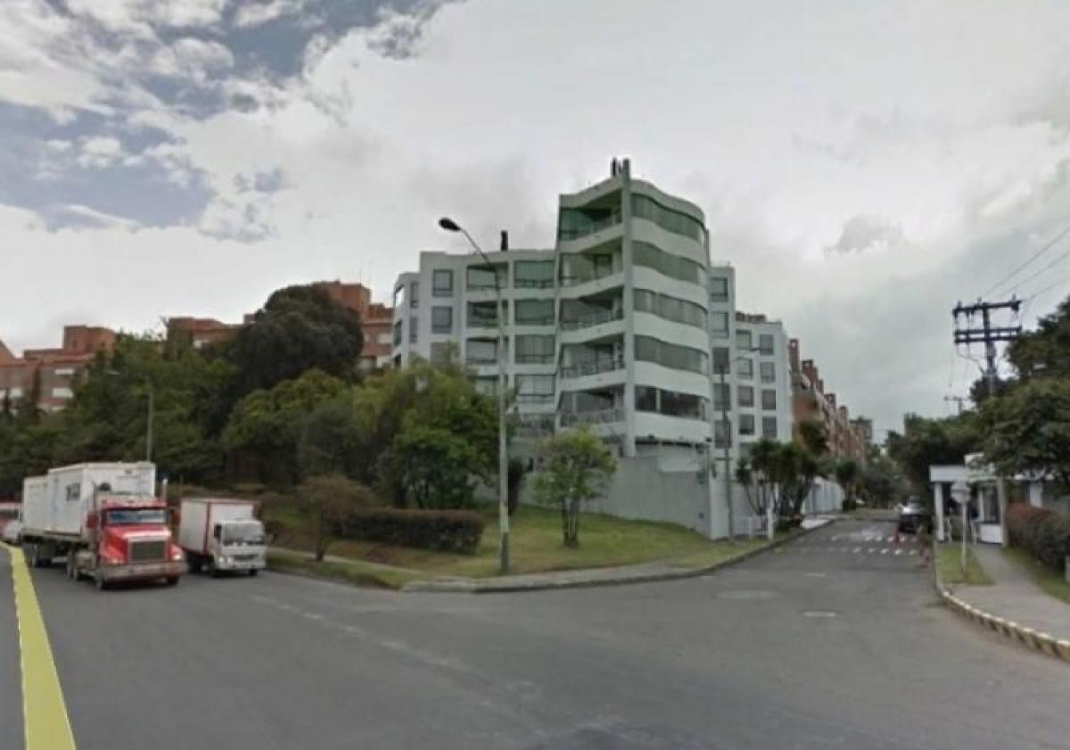 2 bedrooms House in Bogota, Colombia No. 12038