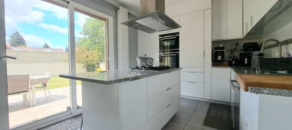 4 bedrooms House in Asnieres-sur-Oise, France No. 176157 10