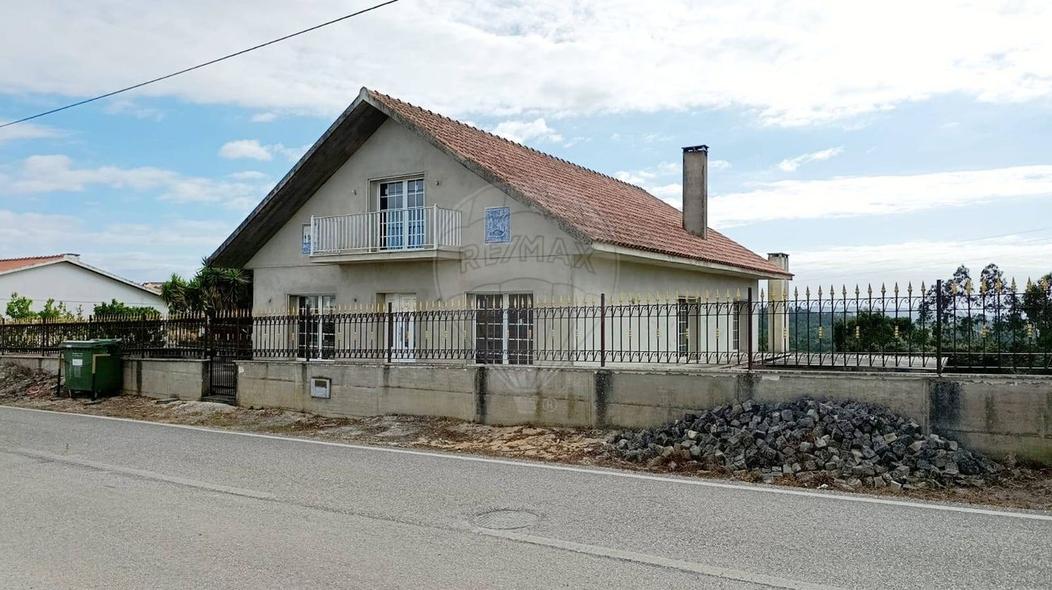 Дом с 5 спальнями в Майорга, Португалия № 267238