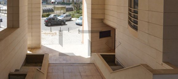 111m² Commercial property in Lisbon, Portugal No. 327858 7