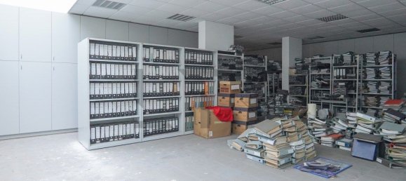 111m² Commercial property in Lisbon, Portugal No. 327858 2