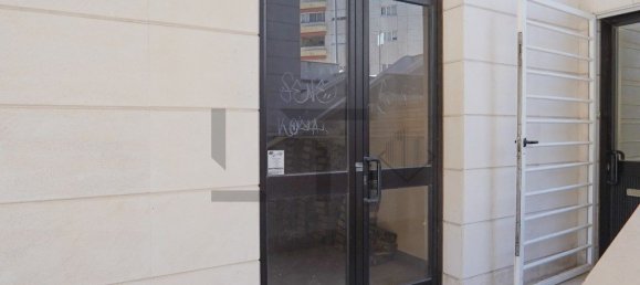 111m² Commercial property in Lisbon, Portugal No. 327858 6