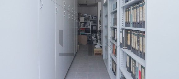 111m² Commercial property in Lisbon, Portugal No. 327858 18