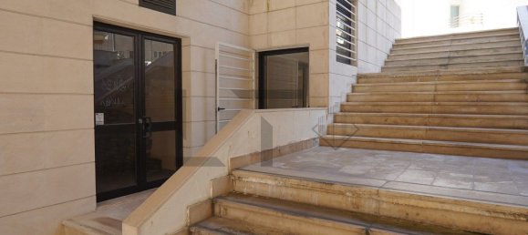 111m² Commercial property in Lisbon, Portugal No. 327858 8