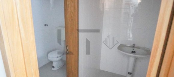 111m² Commercial property in Lisbon, Portugal No. 327858 19