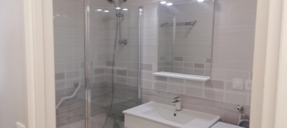 2 bedrooms Apartment in Issy-les-Moulineaux, France No. 182751 6