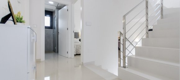 Villa de 4 dormitorios en San Miguel de Salinas, Spain No. 5979 15