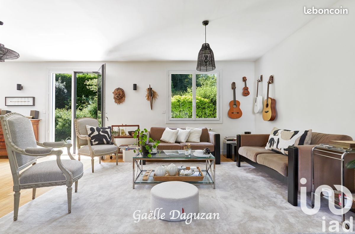 Casa de 5 habitaciónes en Jouy-en-Josas, France No. 323481