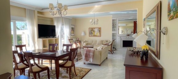 4 bedrooms Villa in Epanomi, Greece No. 2284 2