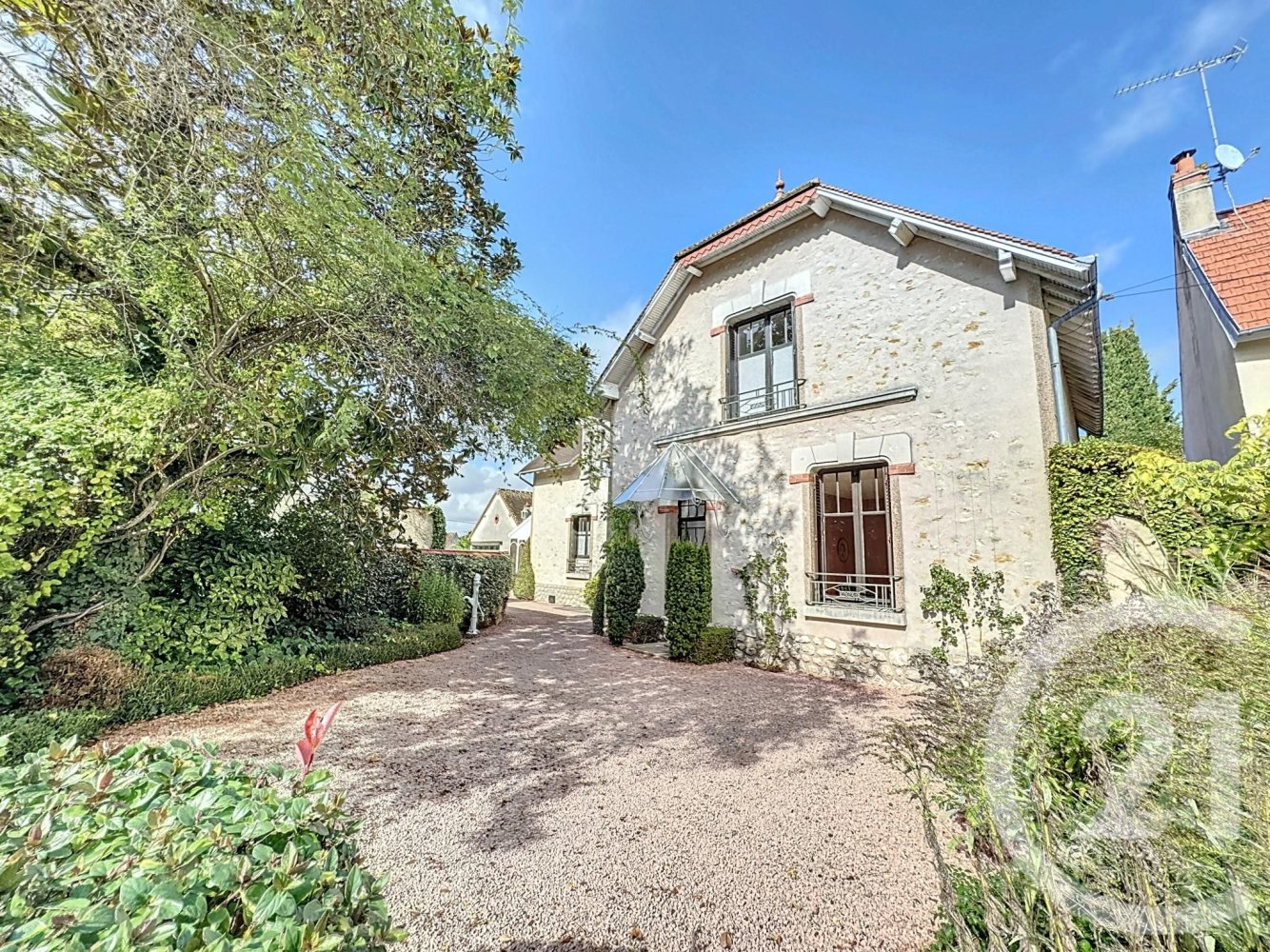 6 bedrooms House in Chabris, France No. 237504