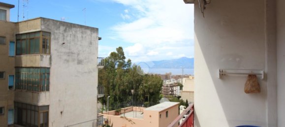 4 rooms Apartment in Reggio Calabria, Italy No. 9120 13