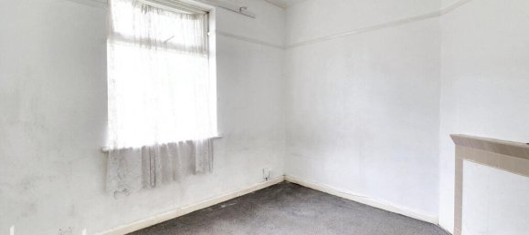 2 bedrooms House in Dagenham, United Kingdom No. 4823 3