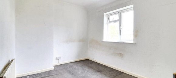 2 bedrooms House in Dagenham, United Kingdom No. 4823 7