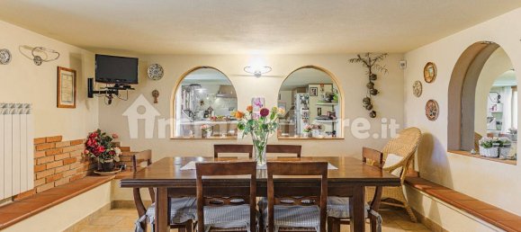 4 bedrooms Villa in Cerreto Guidi, Italy No. 271498 8