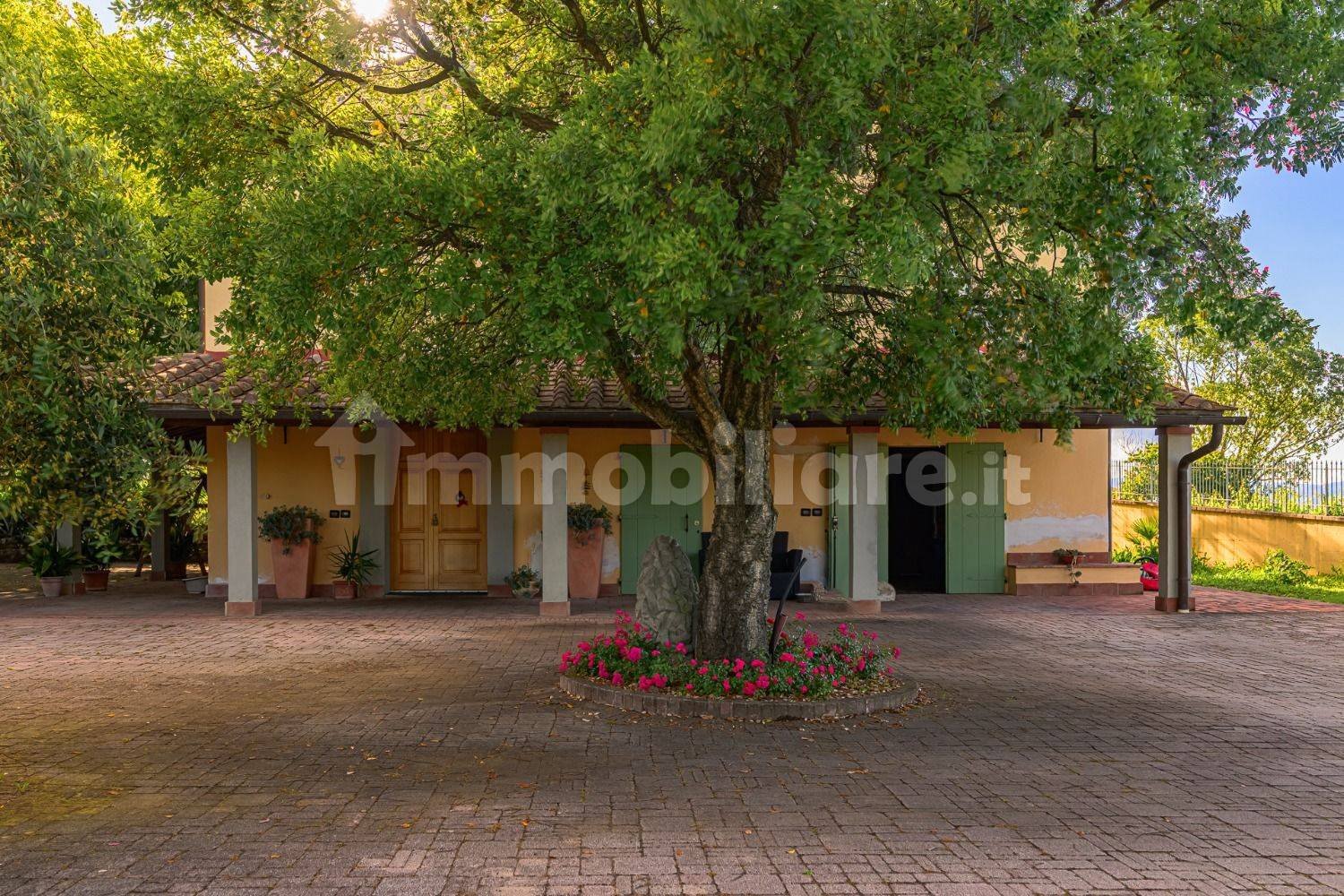 4 bedrooms Villa in Cerreto Guidi, Italy No. 271498