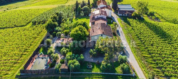 4 bedrooms Villa in Cerreto Guidi, Italy No. 271498 4