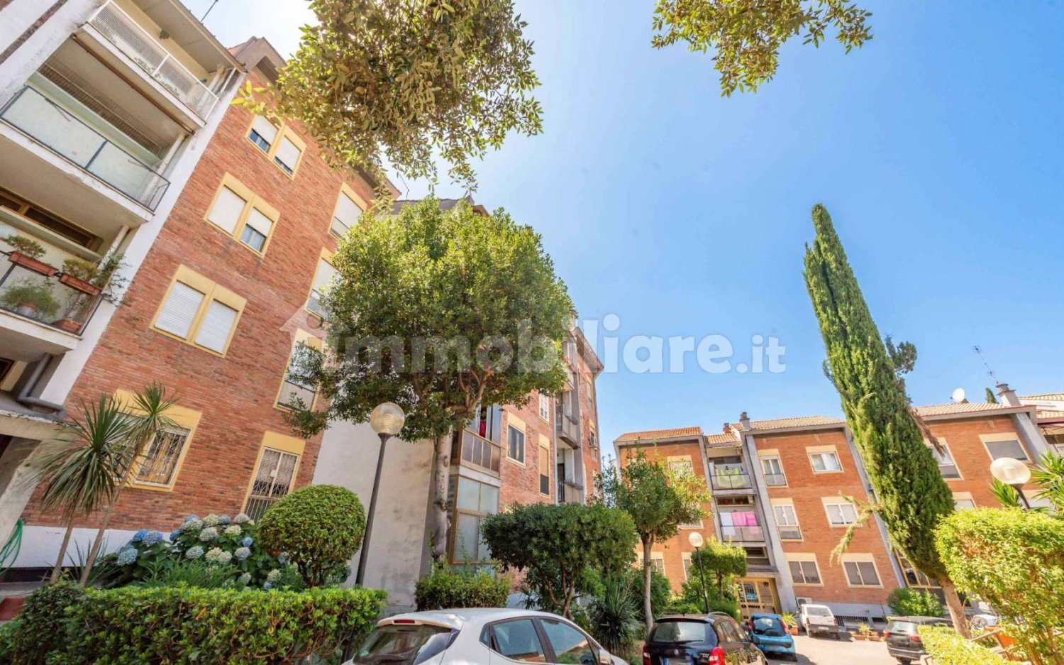 2 bedrooms Apartment in Rome, Italy No. 277994