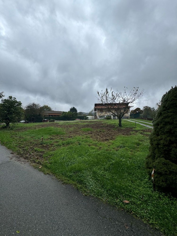 957m² Land in Cantalupa, Italy No. 154454