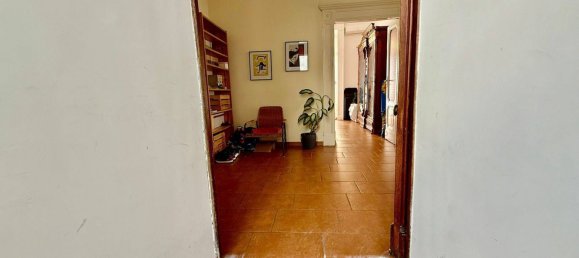 4 bedrooms Apartment in Naples, Italy No. 327084 12