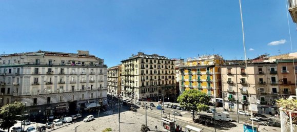 4 bedrooms Apartment in Naples, Italy No. 327084 8