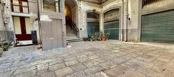 4 bedrooms Apartment in Naples, Italy No. 327084 10