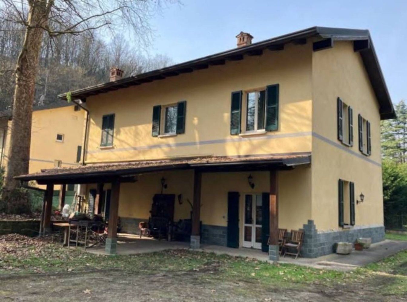 4 rooms Apartment in Carate Brianza, Italy No. 3694