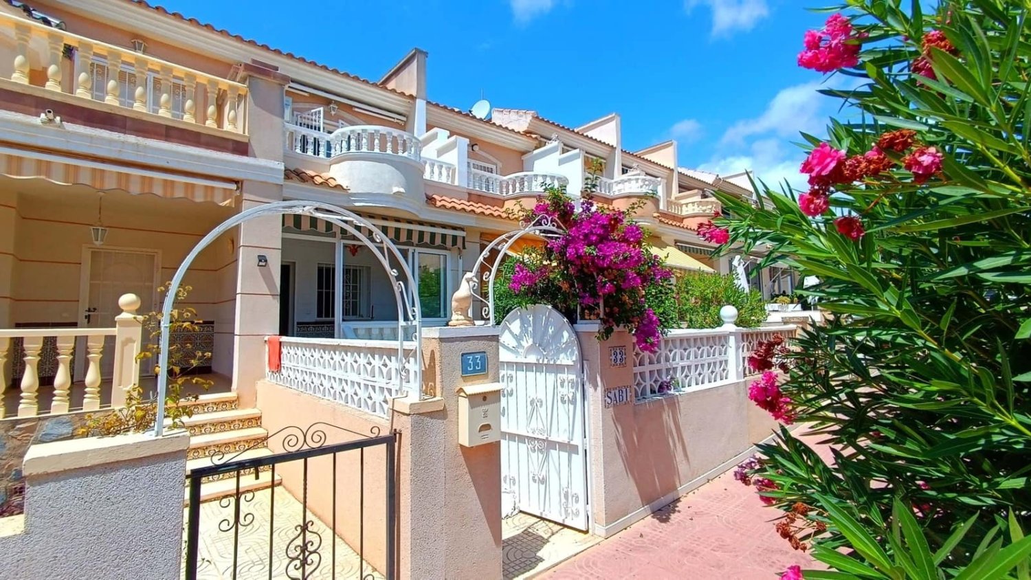 Таунхаус с 2 спальнями в Сьюдад Кесада, Испания № 133310