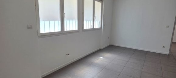 1 bedroom Apartment in Marseille, France No. 347237 2