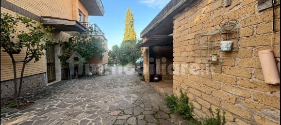 Квартира с 2 спальнями в Рим, Италия № 150201 10