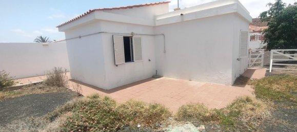 2 bedrooms House in La Oliva, Spain No. 168592 16