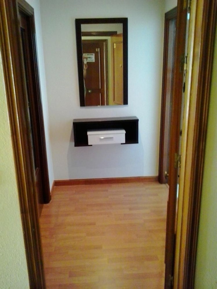 Apartamento de 2 dormitorios en Cáceres, Spain No. 139367