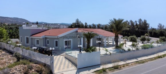 Вилла с 4 спальнями в Си Кейвз, Кипр № 968 5