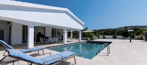 Вилла с 4 спальнями в Си Кейвз, Кипр № 968 7